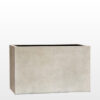Paolelli Chester CSAW fiberclay tegla s Concrete Surface Antique White završnom obradom za suvremeni vrt, terasu ili poslovni eksterijer.