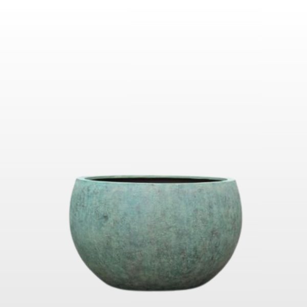 Paolelli Merano Copper Green Fiberclay tegla sa zaobljenim oblikom i završnom obradom inspiriranom patinom bakra za interijer, vrt ili terasu.